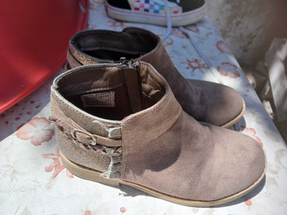 Sapatos Criança em bom estado