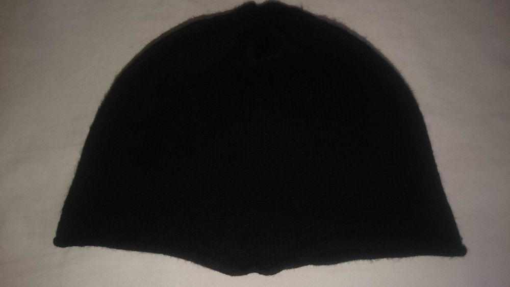 Классная шапочка шапка BENETTON из мягкой шерсти