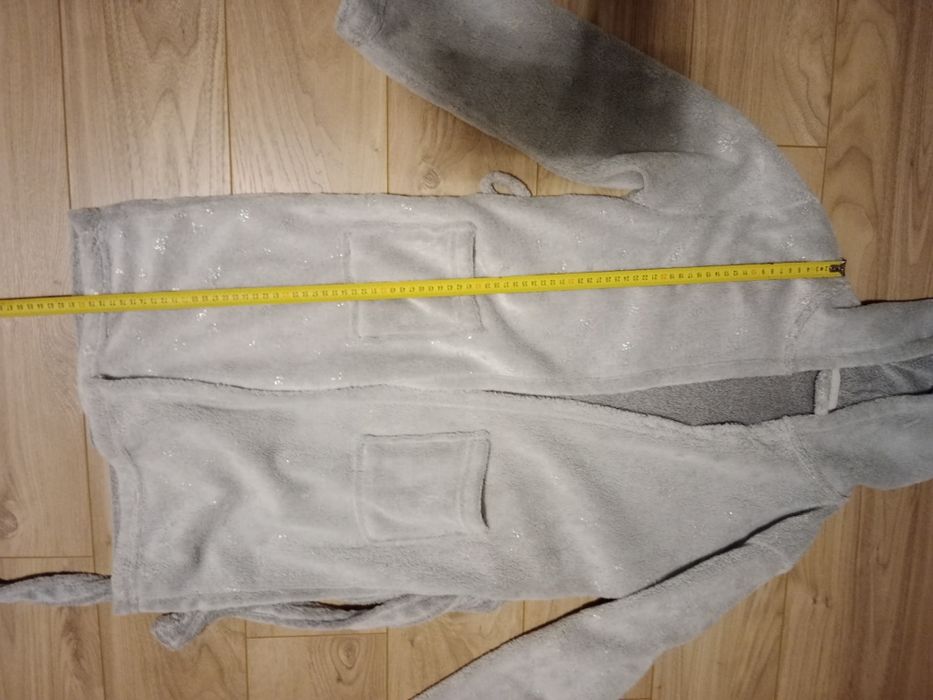 Szlafrok dzewczęcy. Rozmiar 146