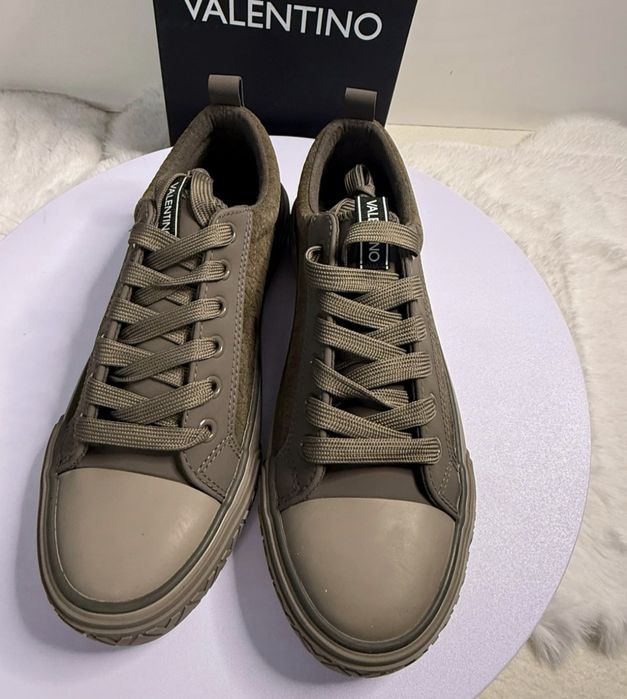 Sapatilhas novas Valentino