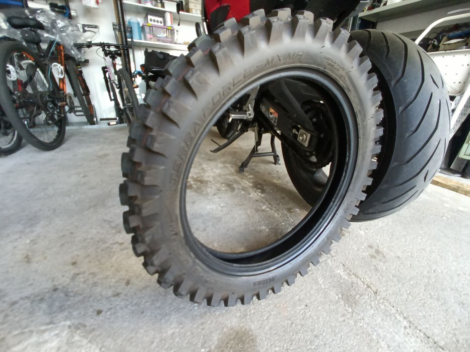 Peneu moto 90/100  16