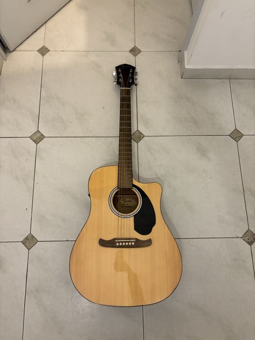 Fender fa 125-ce
