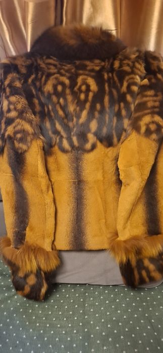 Полушобок з хутра шиншили з комірцем з хутра песца