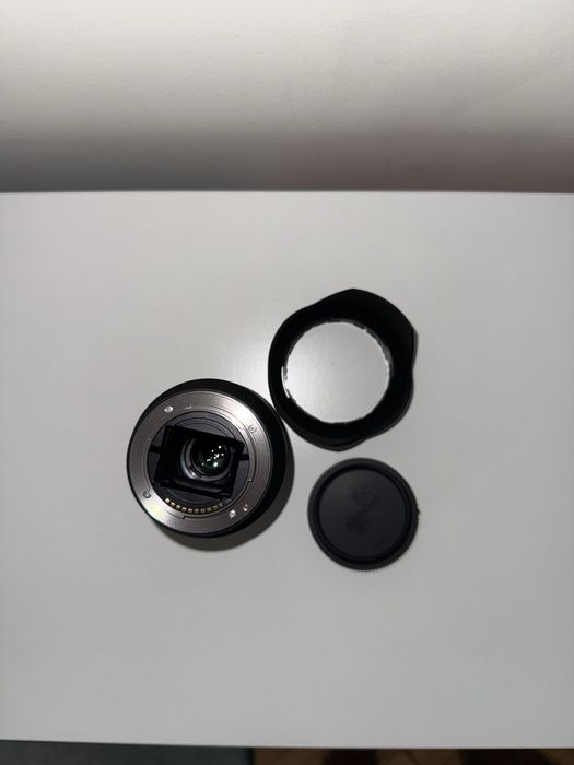 Sony FE 28-70mm f/3.5-5.6 OSS Full Frame - Excelente Estado