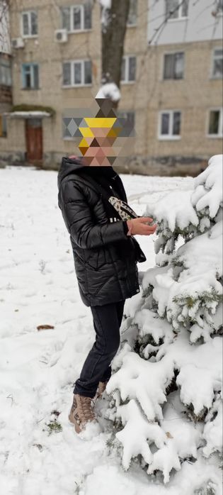 Куртка зимова на дівчину 9-10 років