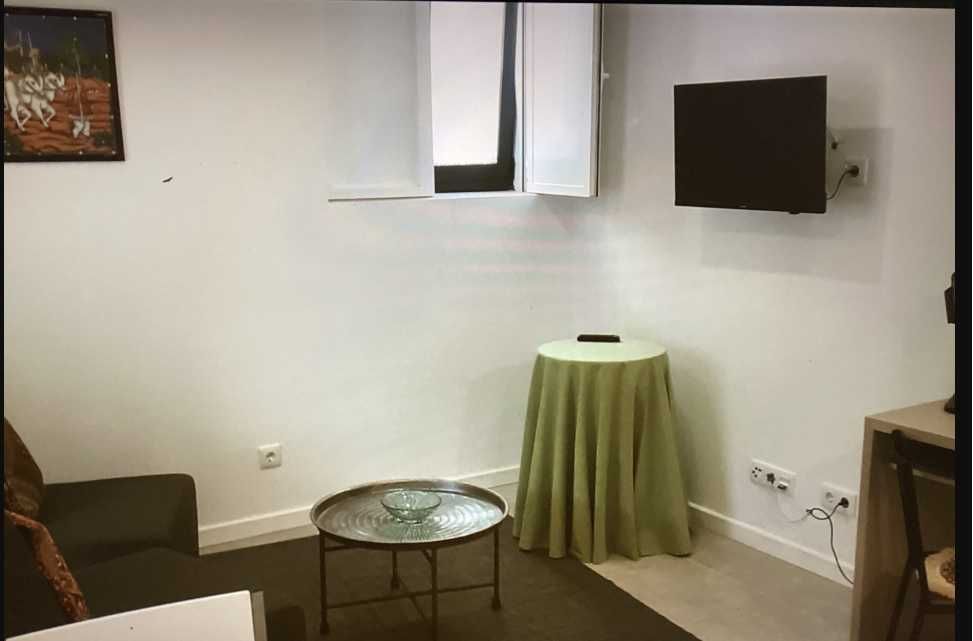 Apartamento T2 sito na Rua Honório de Lima - Porto