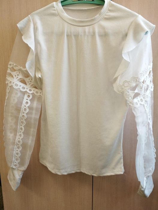 Біла блузка, кофта