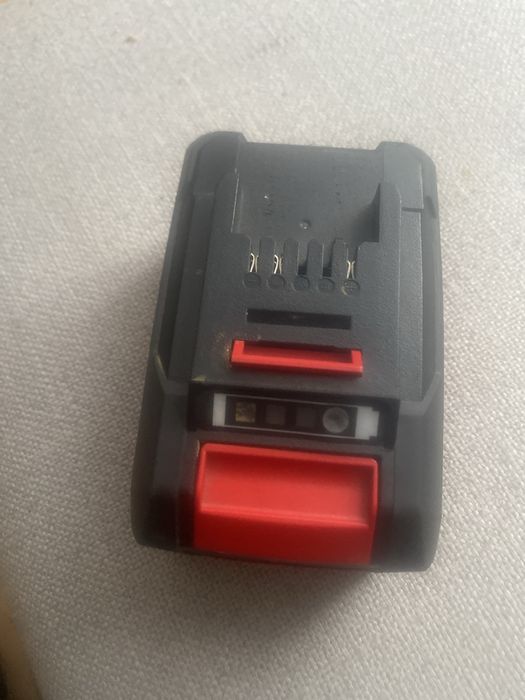 Akumulator Einhell 4.0Ah 18V uszkodzony.