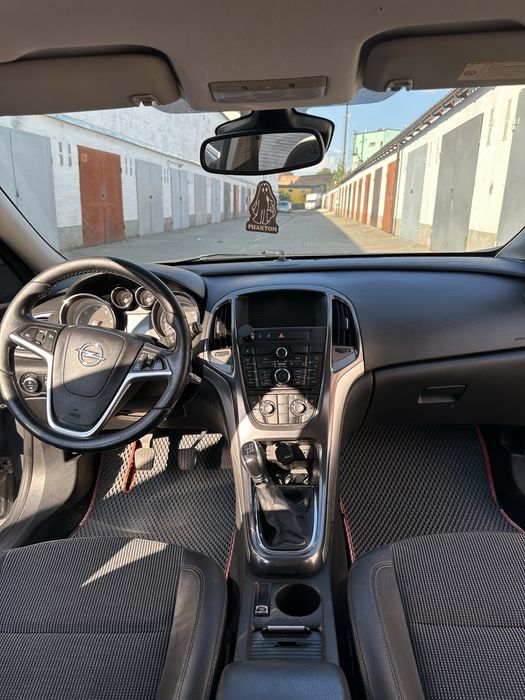 Opel astra j 2011 1.7 дизель
