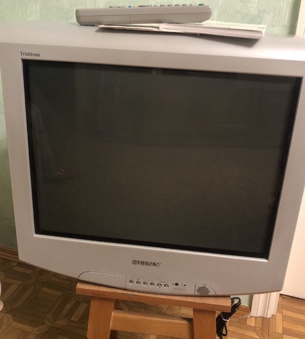 Телевізор Samsung з плоским екраном LG FD Trinitron