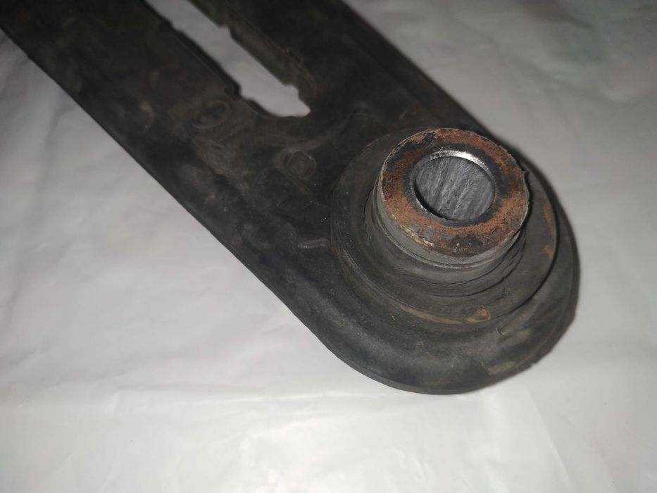 Опора двигуна (подушка/гітара) 11360ED000 Nissan Tiida C11/ Note