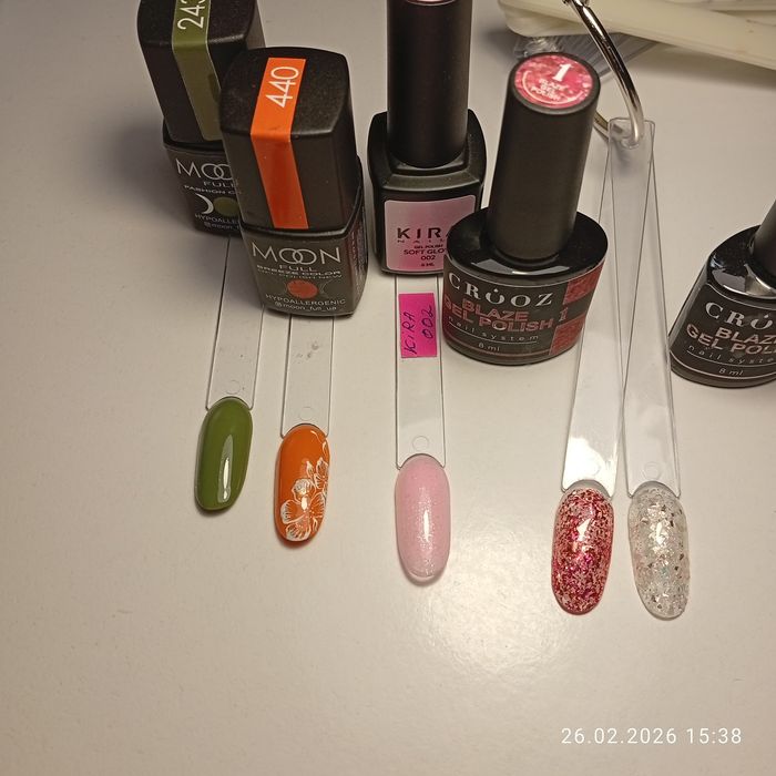 Продам матеріали  для нігтів