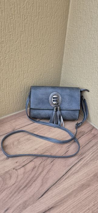 Сумка кросбоді б/у без застібки