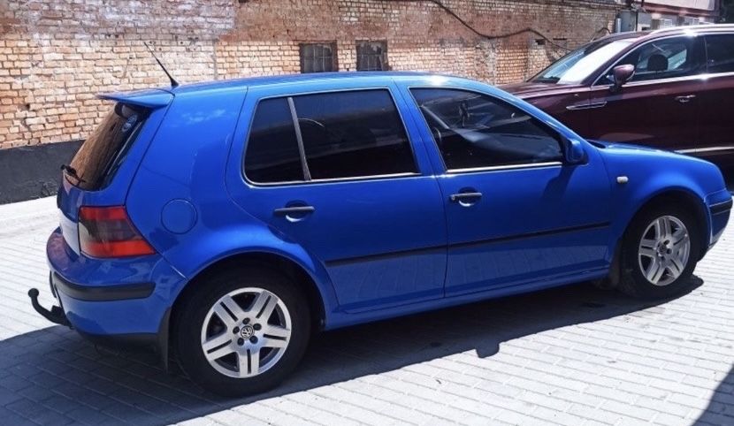 Продам гольфіка в хорошому стані.