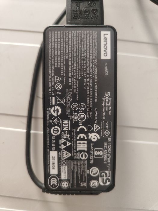 Portátil Lenovo V330-15IKB/i3-8250U/8GBRAM