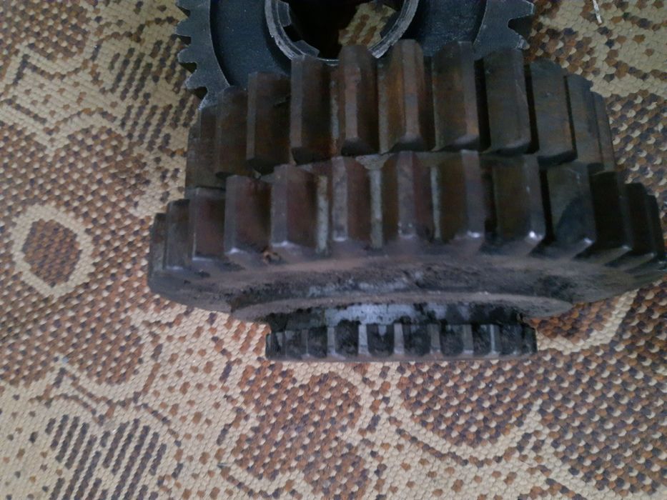 Шестерні КПП Т-150