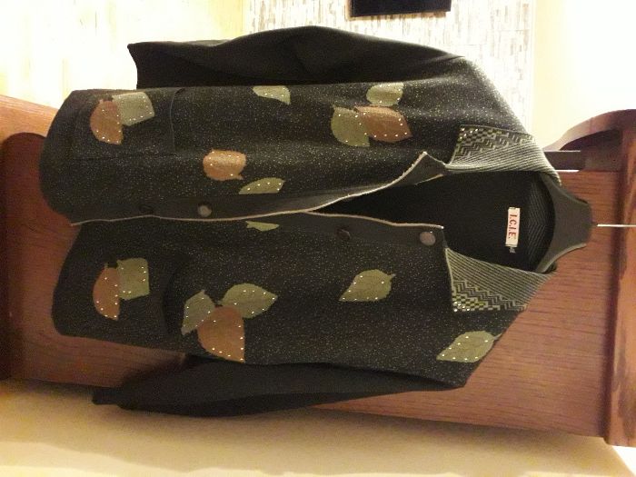 NIESPOTYKANY sweter z wzorem liści - piękny kolor BUTELKOWA ZIELEŃ!