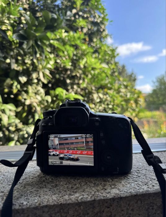 Camara Canon 70D + Lente Canon 18-135M IS STM + Ofertas Como Nova