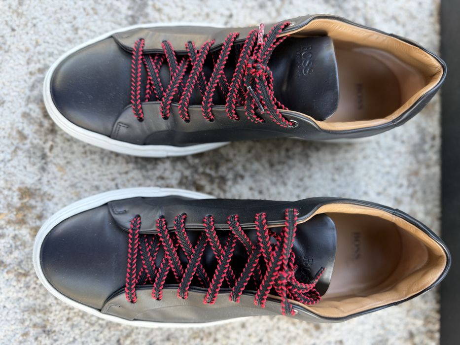 Tenis Boss em pele preta e sola branca (novos e em caixa)
