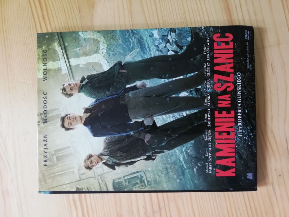 Kamienie na szaniec. Płyta DVD wraz z książką