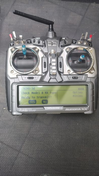 Aparatura Hitec Aurora 9X z odbiornikiem