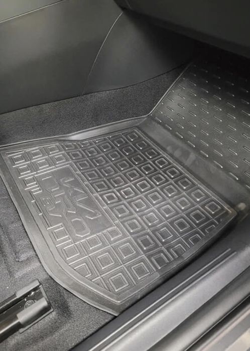 Коврики в салон на всі авто,коврики в багажник! Є на всі марки авто!