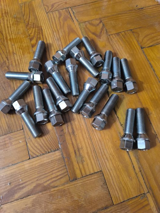 Śruby do kół  komplet 20 śrub 14 mm