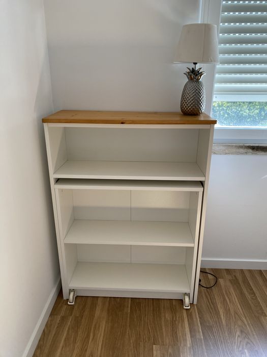 Estante Billy extensivel com mesa de trabalho