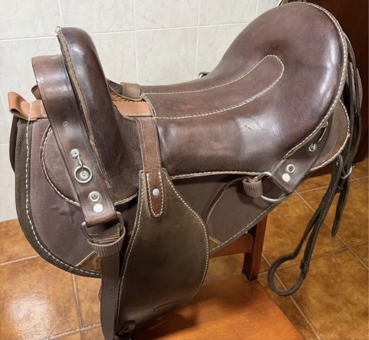Sela Western Saddlery + acessórios