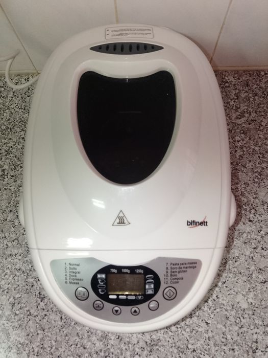 Vendo máquina de fazer pão Bifinett. 15€ Negociável