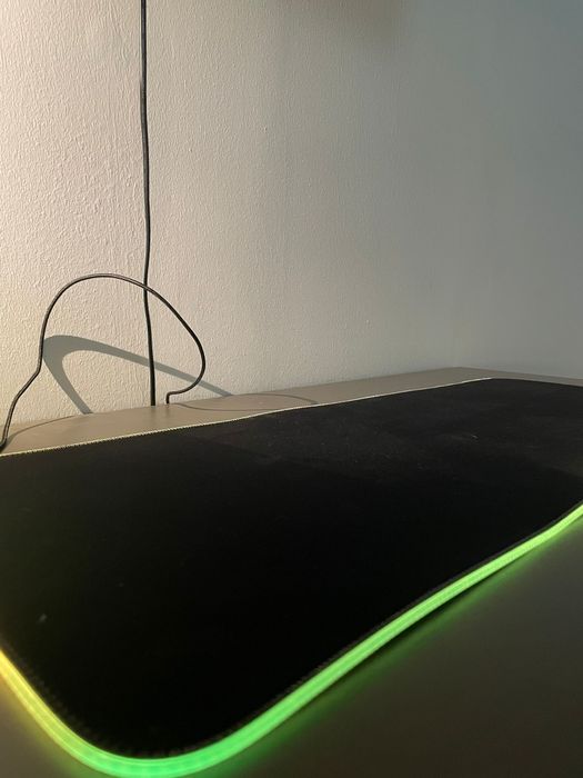 Teclado Game com luzes e tapete de rato com luz