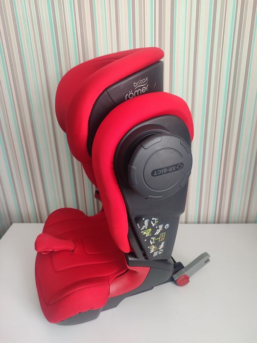 Автокрісло Britax Römer KIDFIX2 S ЧЕРВОНЕ або СИНЄ
