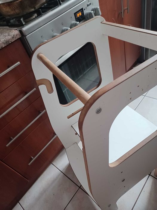 Pomocnik do kuchni dla dziecka kuchenny czy w innym.celu