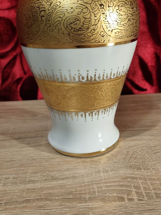 Piękny porcelanowy wazon