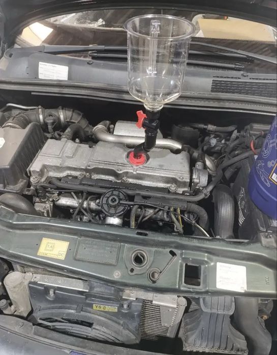 Лійка для моторних мастил+ адаптери під різні моделі авто ,СТО