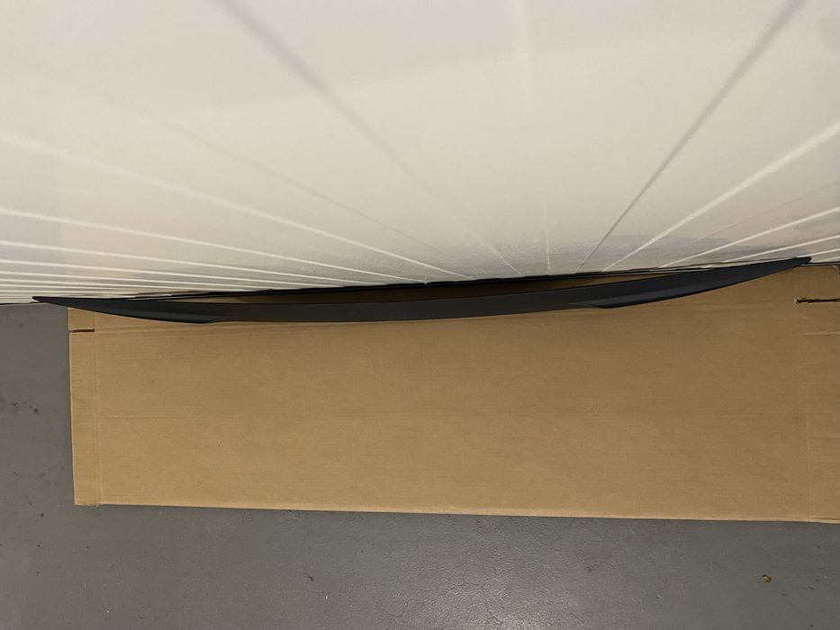 LIP SPOILER AILERON BMW SÉRIE 1 E82 E88 M PERFORMANCE  COMPATÍVEL COM OS MODELOS COUPÉ E CÁBRIO.