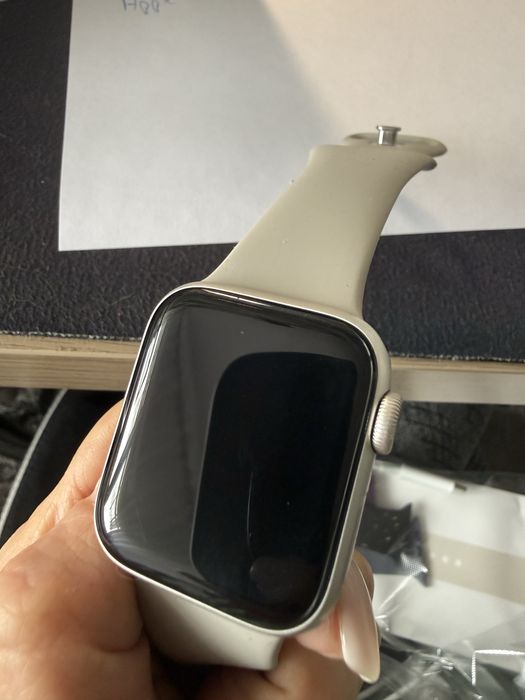 Sprzedam smartwatch Apple SE2