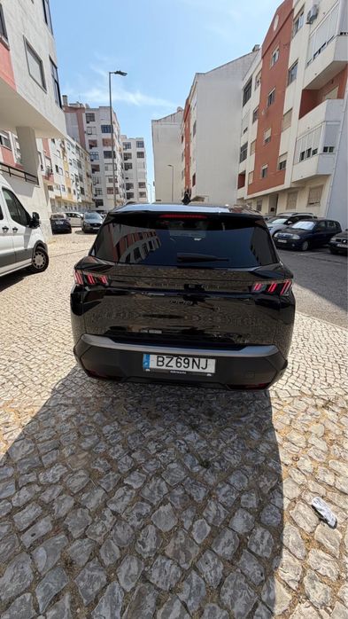 Peugeot 5008 hibrido 2025