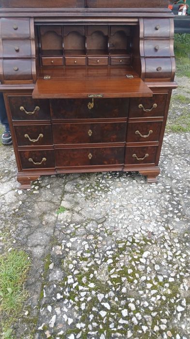 Móvel  escrivaninha