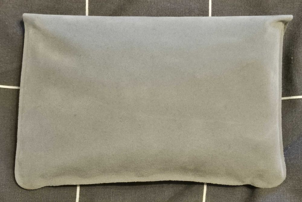 Almofada de viagem insuflável com venda e bolsa Delsey
