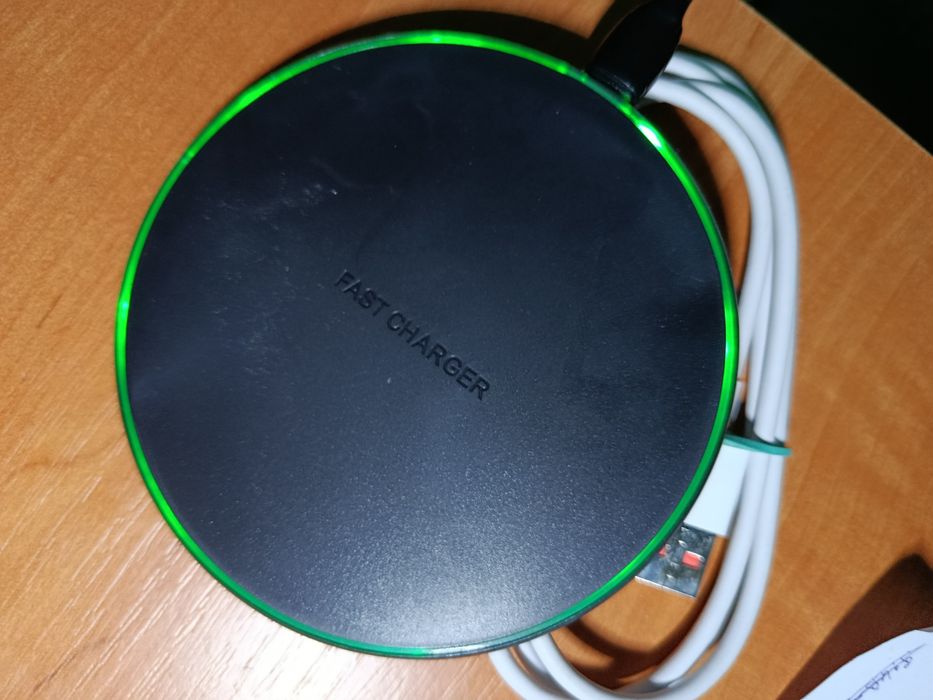 Бездротовий зарядний пристрій Fast Charger
