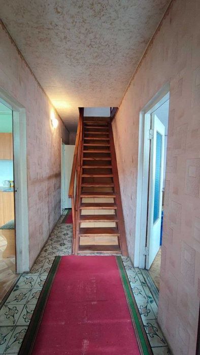 Продам 2-поверховий будинок с.Новоолександрівка Садова