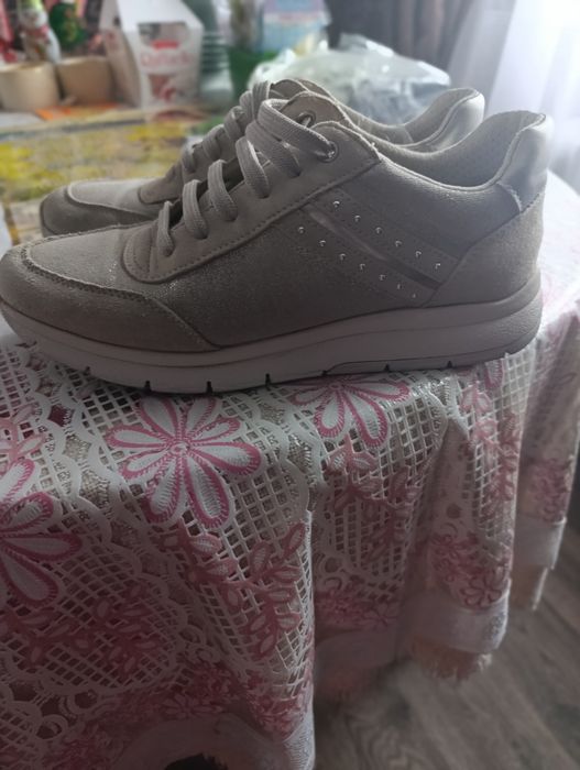 Продам Крассовки