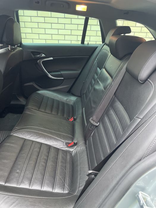 Автомобіль Opel Insignia 2014