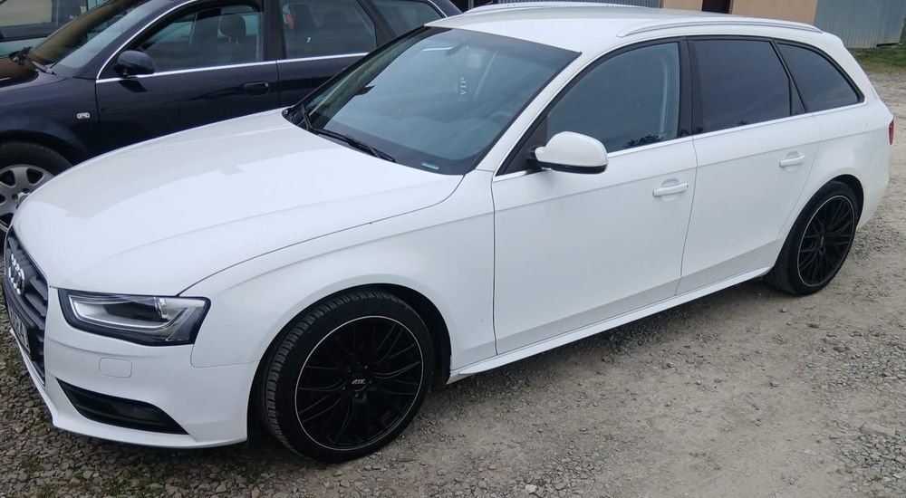 Białe Audi A4B8FL