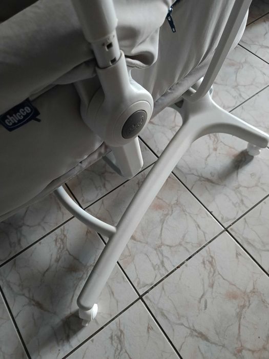 Chicco Baby Hug 4w1 – wielofunkcyjne łóżeczko dziecięce