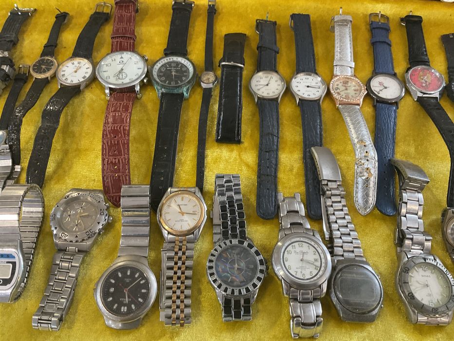 RELÓGIOS mistos 33 peças ler discrição