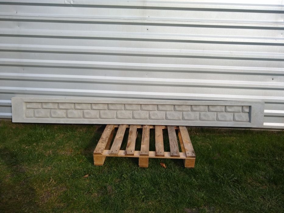 Płyta betonowa podmurówka do płotu panelowego,łączniki betonowe