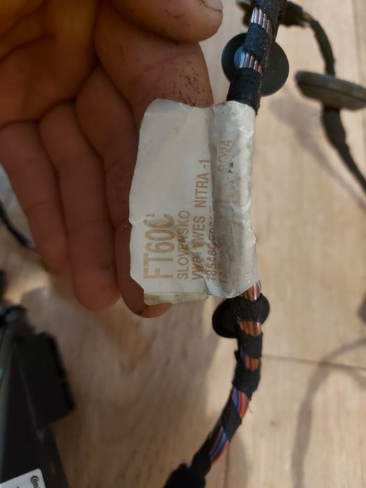 Моторчик проводка водительской двери стеклоподьемника fabia roomster