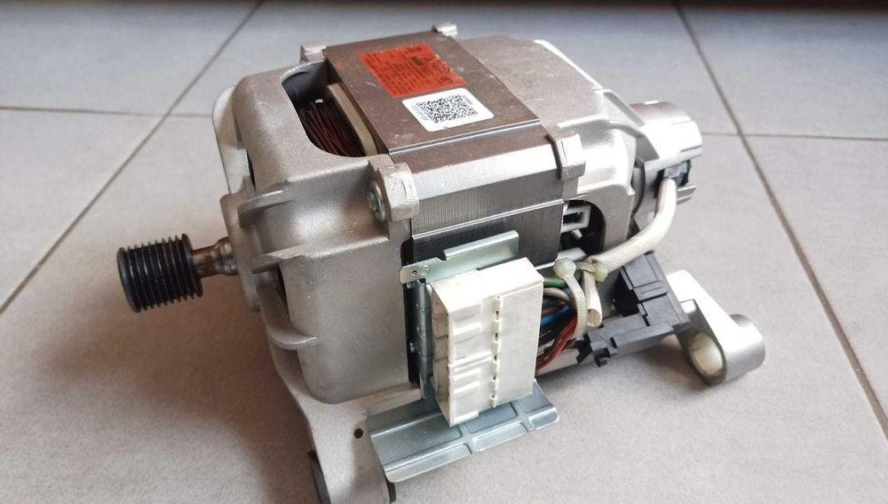 Maquina lavar roupa AVARIADA